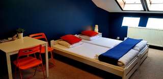 Хостелы Hello Hostel & Apartments Бельско-Бяла Двухместный номер с 2 отдельными кроватями и общей ванной комнатой-1